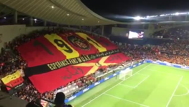 La FIFA sanctionne l'EST à cause des fumigènes