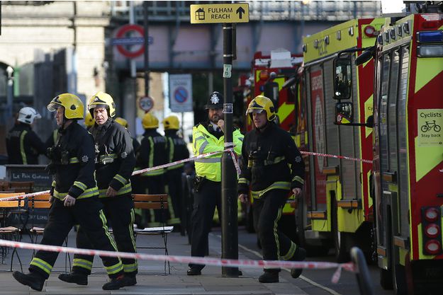Londres: Une explosion dans un métro fait plusieurs blessés