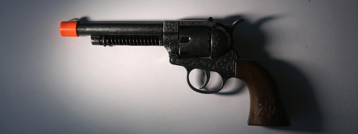 42 fusils de la police dérobés et remplacés par des jouets