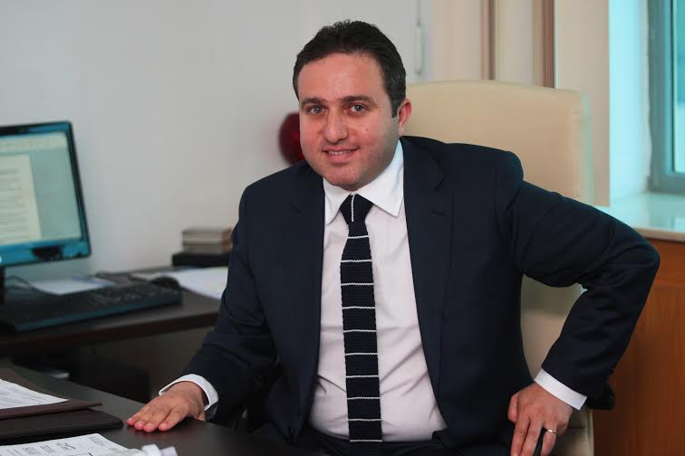Universal Auto Distributors Holding présente des valeurs solides
