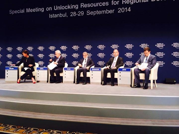 Kamel Ben Naceur prend part au Forum Economique Mondial à Istanbul