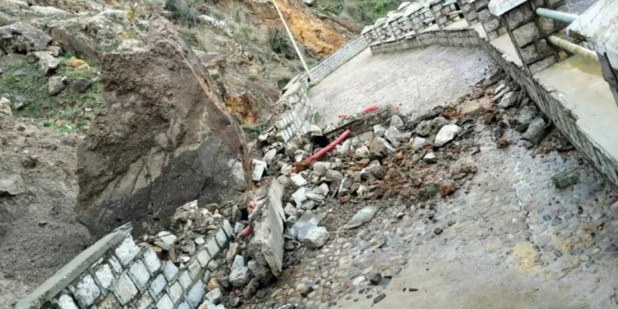 Tabarka : Un glissement de terrain au niveau du littoral des Aiguilles.