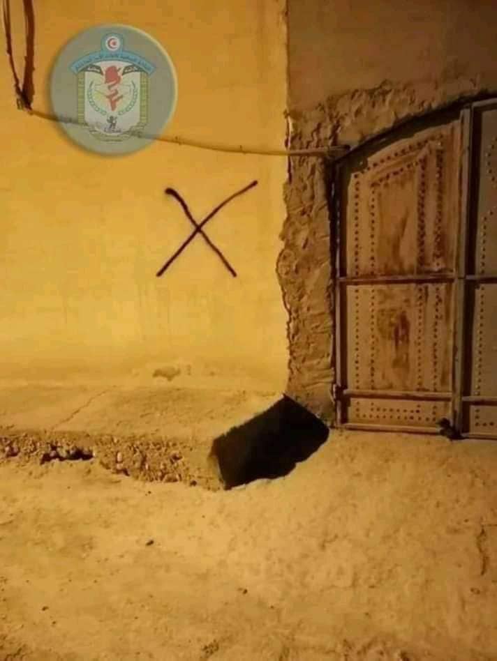 Hallucinant: Des maisons des forces de l'ordre marquées d'une croix !