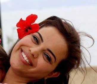 Héla Boujneh, militante des Droits de l'Homme, dénonce "une agression et une intimidation policière"