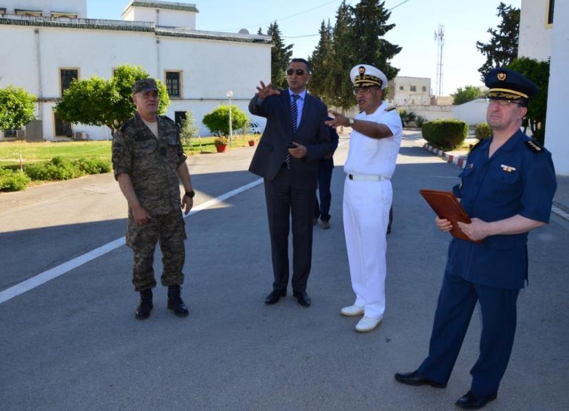 Le ministre de la Défense effectue une visite d'inspection à l’Ecole supérieure de guerre