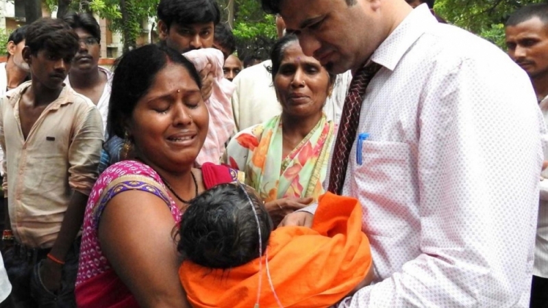 Scandale en Inde: 85 enfants morts à l'hôpital faute d'oxygène