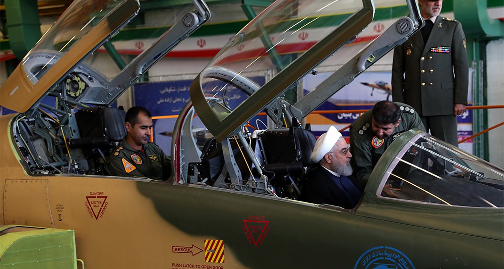 L’Iran dévoile son premier avion de combat