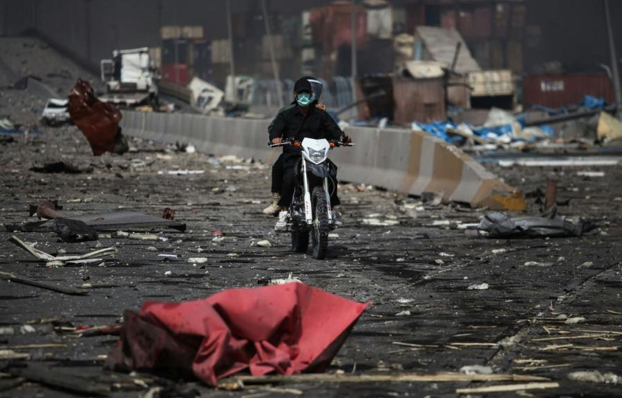 Iran : une puissante explosion et un incendie dans un port du sud du pays, 5 morts et 700 blessés