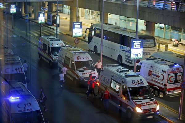Le bilan de l’attentat d’Istanbul s’alourdit, il y aurait trois kamikazes