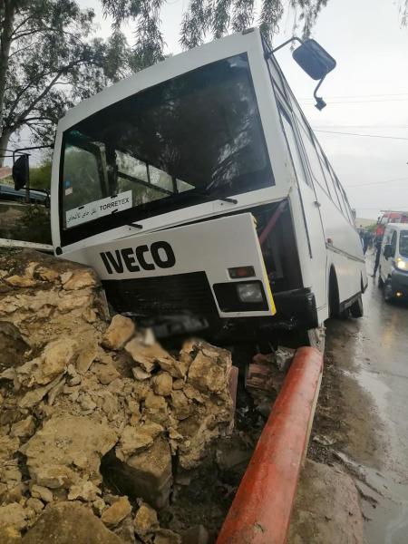 Dix-neuf ouvriers blessés dans un accident de bus à El Batan