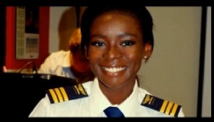Elle devient pilote de ligne à seulement 20 ans (Vidéo)