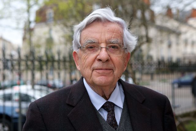 Conférence de Jean-Pierre Chevènement à Tunis