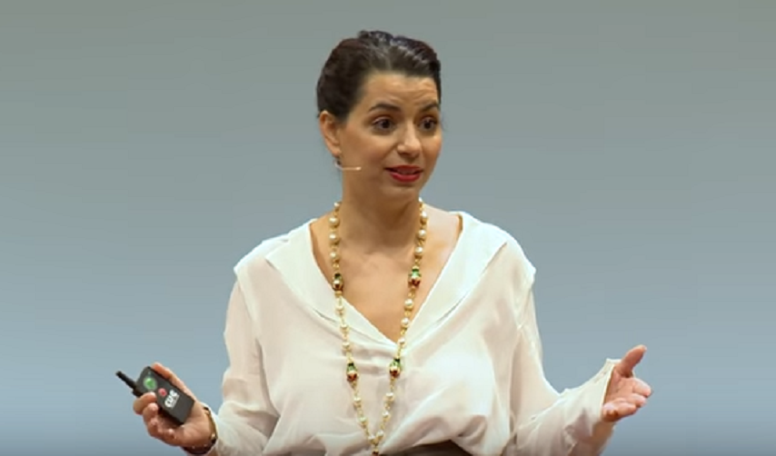 Amel Karboul: Bas les masques (Vidéo)