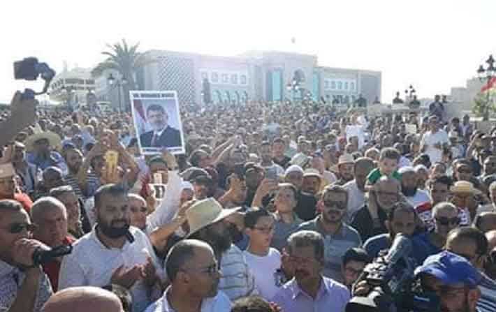 Mort de Morsi: Marche de protestation devant l'ambassade d'Egypte à Tunis