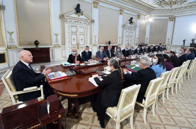 Saïed en conseil des ministres : Rejet de toute ingérence dans les affaires intérieures du pays