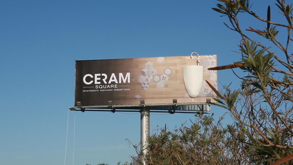 Un lavabo géant sur la route de la Marsa