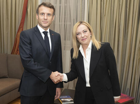 Macron: La crise économique et sociale en Tunisie est très préoccupante