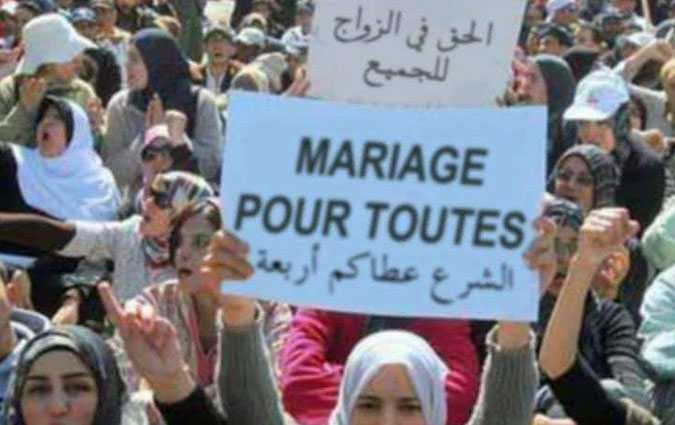 Manifestation Pour La Légalisation De La Polygamie Un Fake 