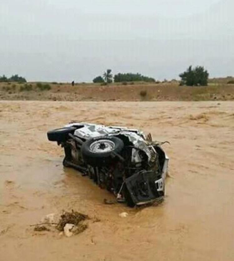Pluies torrentielles dans le gouvernorat de Gabès : la voiture du délégué de Matmata emportée par les eaux