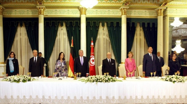 Première apparition publique de Mme Essebsi