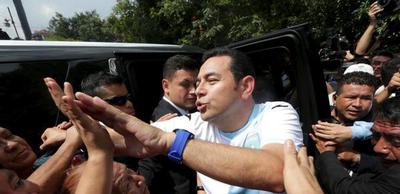 Un humoriste remporte la présidentielle au Guatemala !