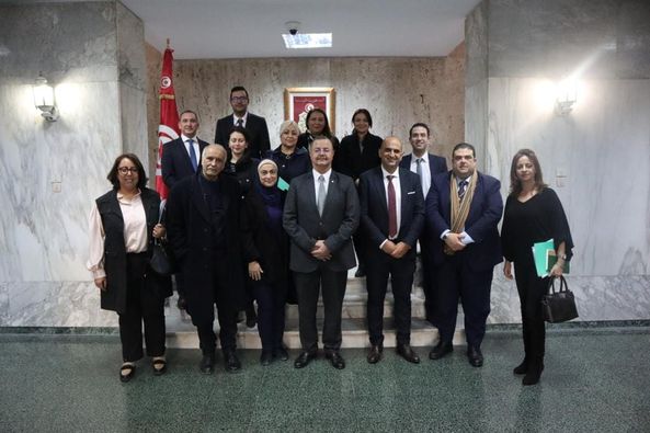 Ali Mrabet tient une séance de travail avec le bureau de l’Ordre des Pharmaciens