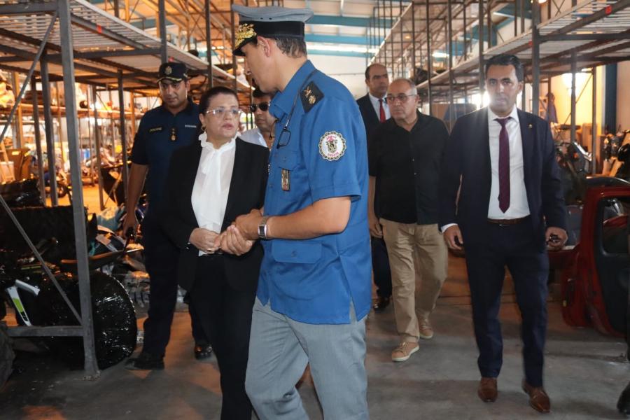 La ministre des Finances en visite au Port de La Goulette