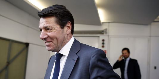 Avant le match de l'Algérie, le maire de Nice interdit « l'utilisation ostentatoire » de drapeaux étrangers