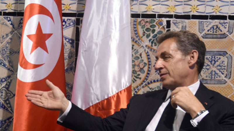 Sarkozy interdit de voyager en Tunisie et en Libye.