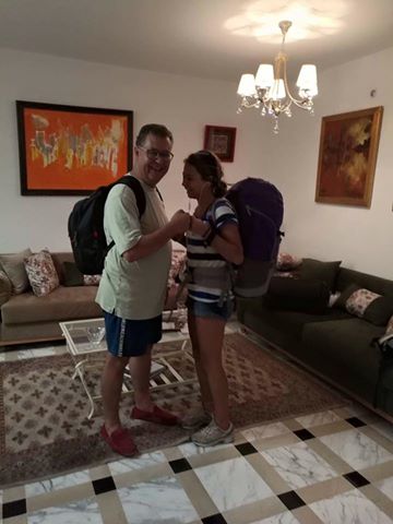 Photo du jour : Noomane Fehri sac au dos s’en va faire du camping avec sa fille