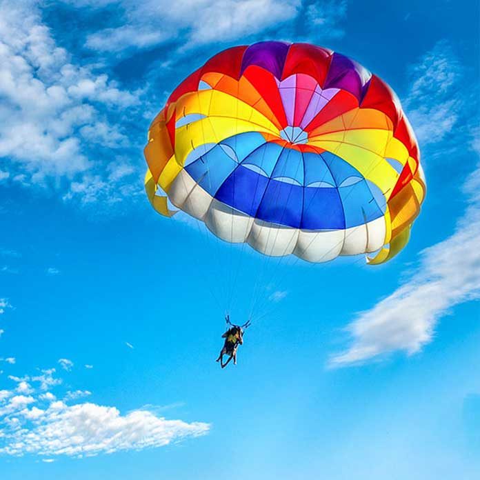 Une touriste italienne meurt dans un accident de parachute à Mahdia