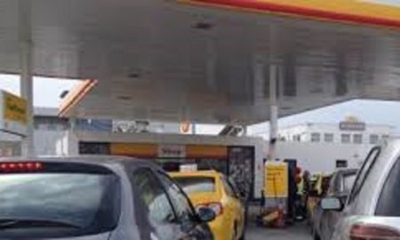 Pénurie de carburant: Des files interminables devant les stations-service