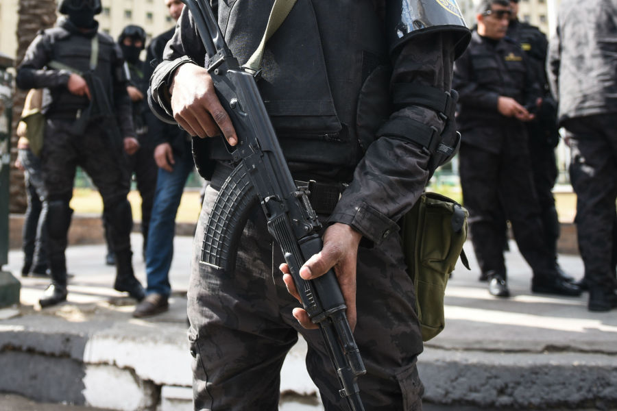 Egypte : trois policiers tués par des coups de feu dans la banlieue du Caire