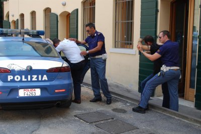 La famille du jeune tunisien arrêté en Italie dément son implication dans l'attentat de Sousse