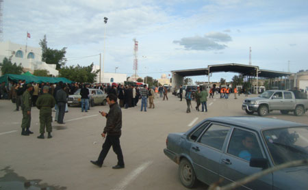 Des sit-ineurs bloquent des voyageurs libyens à travers le poste frontalier de Ras Jedir