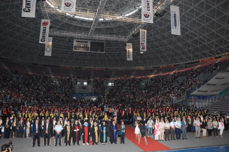 L'université centrale récompense ses lauréats