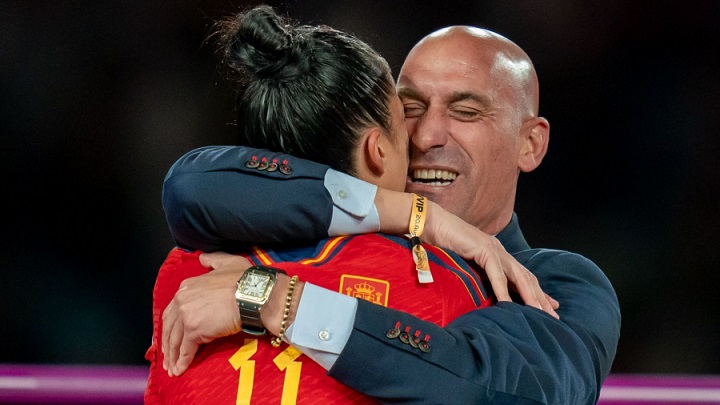 Scandale du baiser: Le président de la Fédération espagnole de foot va démissionner