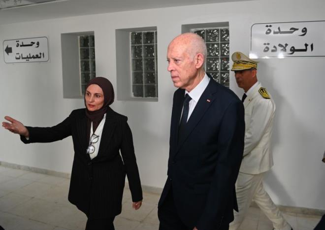 Saïed appelle au parachèvement de la rénovation du centre de maternité de l’hôpital Habib Bougatfa à Bizerte