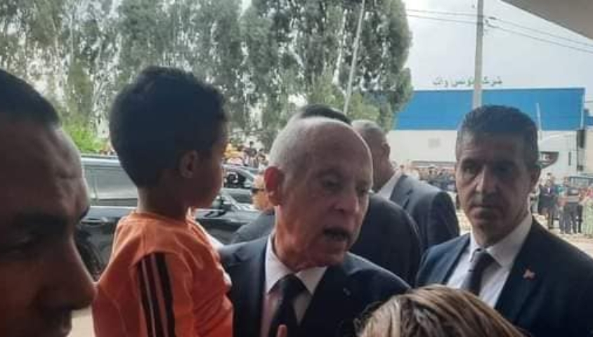 Kaïs Saïed en visite inopinée à l’Office des terres domaniales d’Enfidha