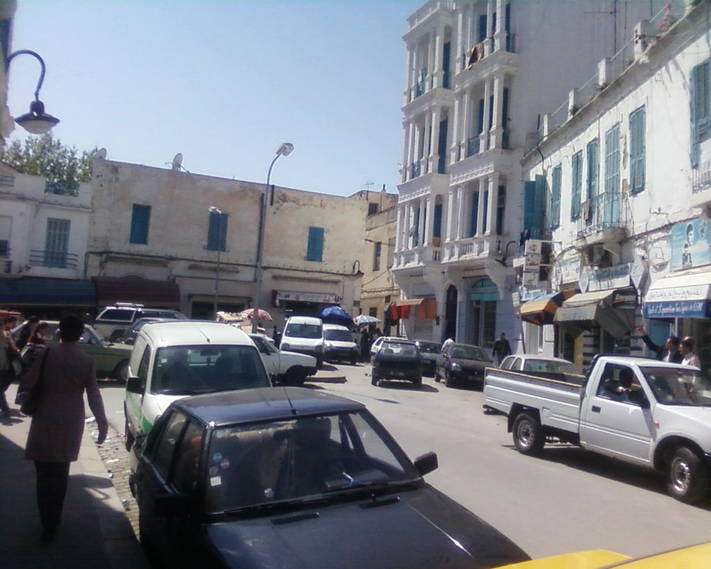 Fermeture des commerces à la Rue des Salines de Tunis, sous haute tension