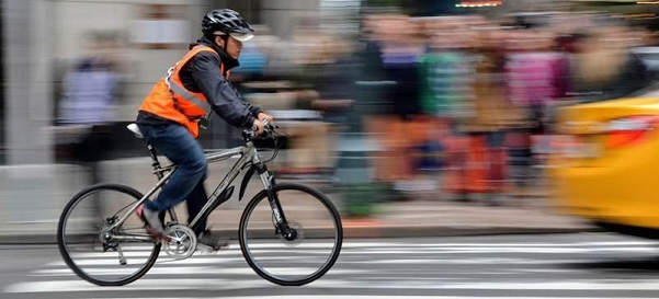 Sécurité routière : l’OMS appelle à protéger piétons et cyclistes pour sauver des milliers de vies