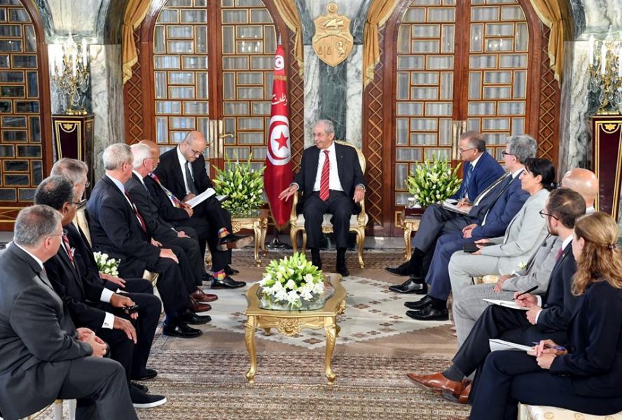 Le Président Ennaceur reçoit une délégation du Sénat américain