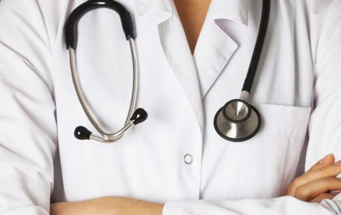 Les médecins résidents observent un sit-in ouvert au siège du ministère de la Santé