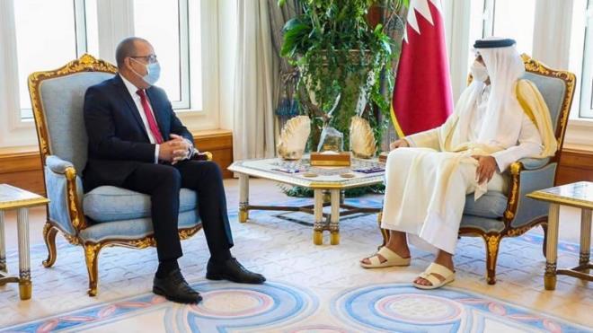 Cheikh Tamim reçoit à Doha le chef du gouvernement : Renforcer la coopération et la coordination