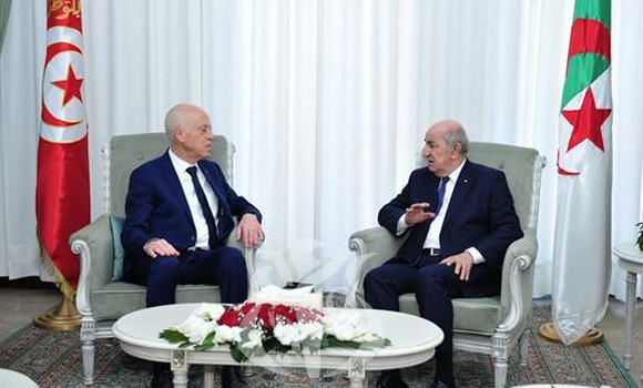 Le président algérien annonce une possible initiative algéro-tunisienne pour résoudre la crise libyenne
