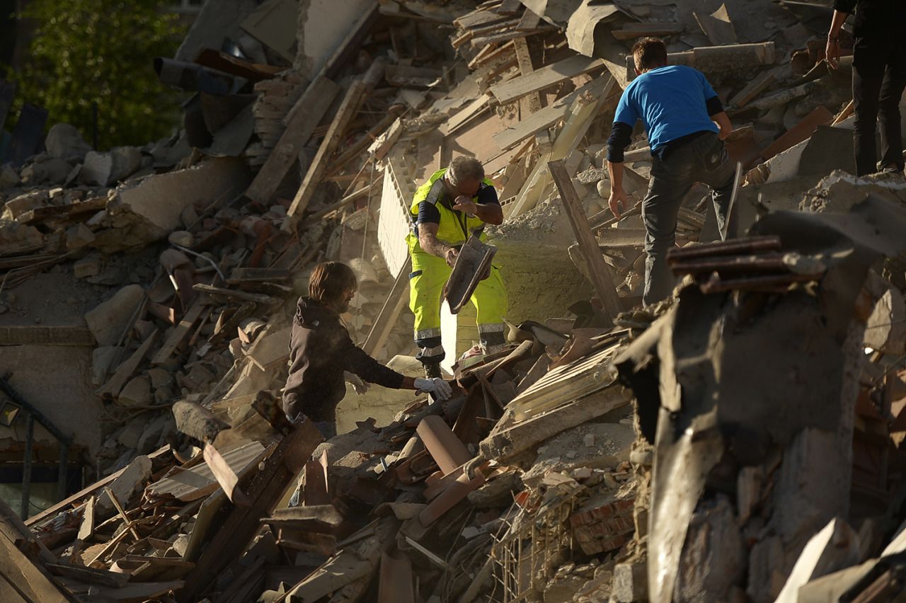 Italie : Un puissant tremblement de terre détruit la moitié d’une ville
