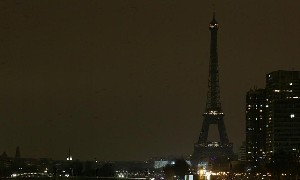 Attentats en Nouvelle-Zélande : la Tour Eiffel éteinte ce soir en hommage aux victimes
