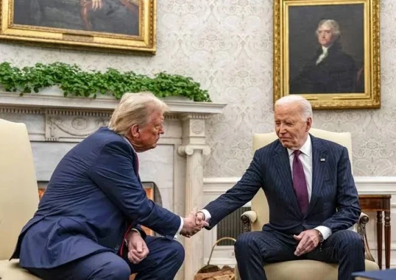 Trump annule 92 % des décrets signés par Biden