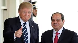 Trump revendique un droit de passage gratuit sur le canal de Suez pour les navires américains