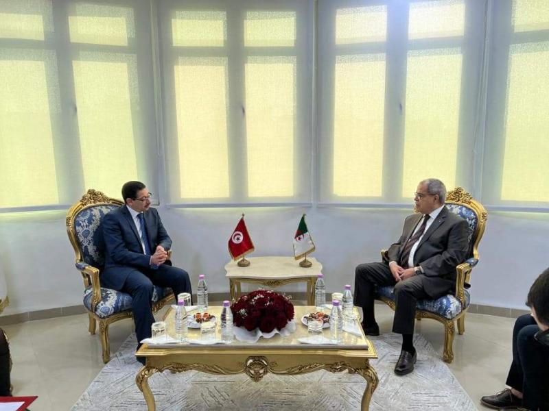 Entretien à Alger entre le ministre de l’Industrie et de la Production Pharmaceutique et l’ambassadeur tunisien